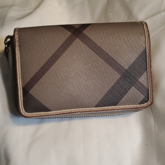 Burberry Wallet - Picture 2 of 16